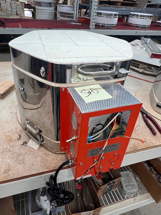 Jen-Ken Kilns 11/9 Ceramic Kiln garage sale - front/tilted side view