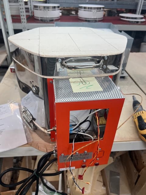 Jen-Ken Kilns 11/9 Ceramic Kiln garage sale - front view closed